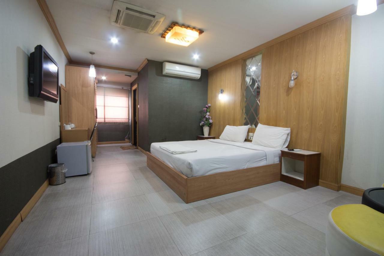 Khon Kaen Ruenrom Hotel Bagian luar foto